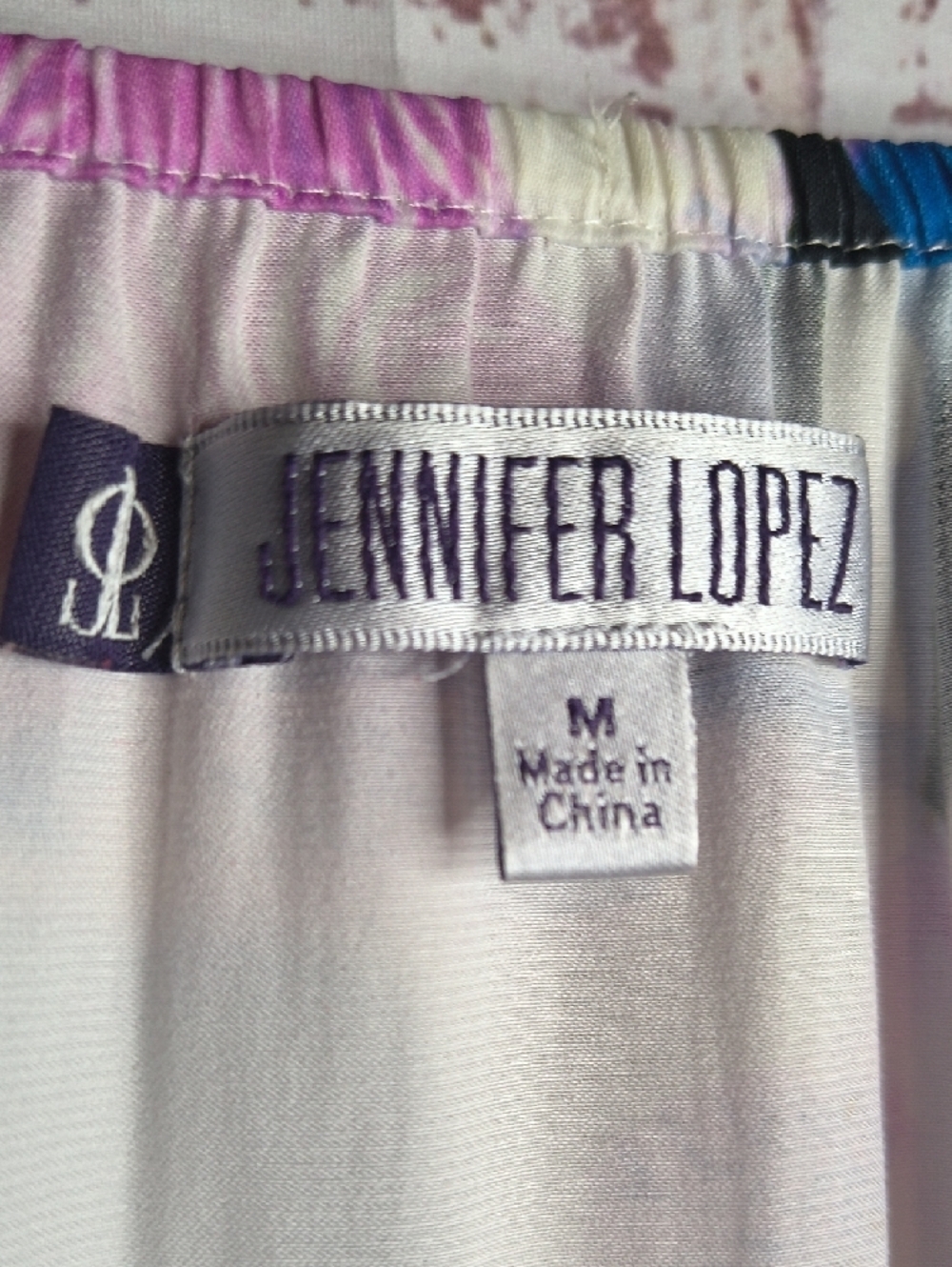Pullover White with Pink & Blue Print J Lo Women's Floral Tie-Hem Blouse - Picture 2 of 5
